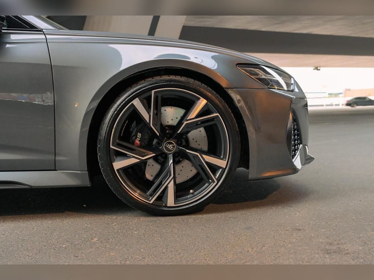Audi RS6 Avant 2022 in Dubai, photo 6